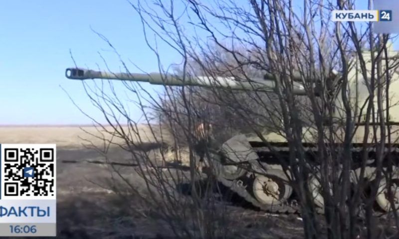 Минобороны России опубликовало кадры с работой одного из артиллерийских расчетов ЮВО