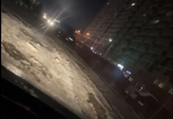 После 10-градусного мороза дороги в Музыкальном микрорайоне Краснодара превратились в каток