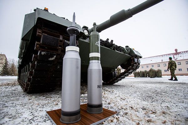 Германия решила направить роту танков Leopard Украине