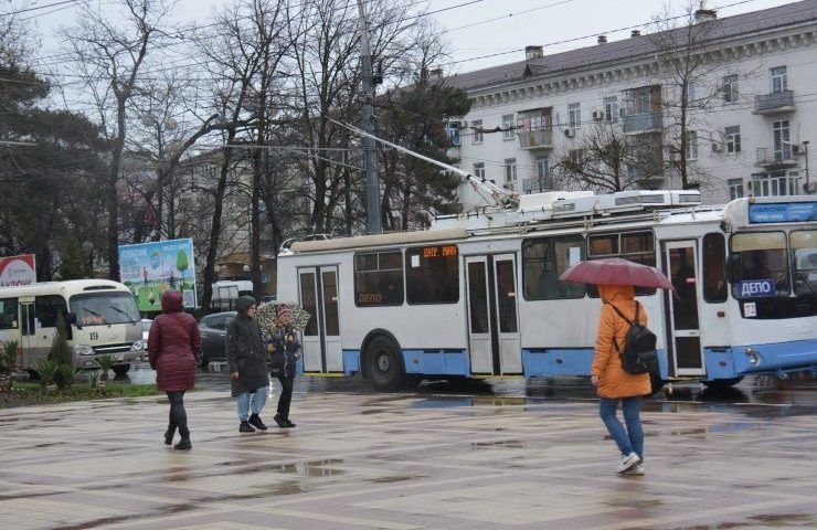 В Новороссийске из-за обрыва контактной сети троллейбусы перестали ходить в Шесхарис