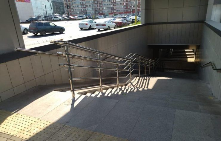 Вандалы испортили новые лифты в подземных переходах в Краснодаре