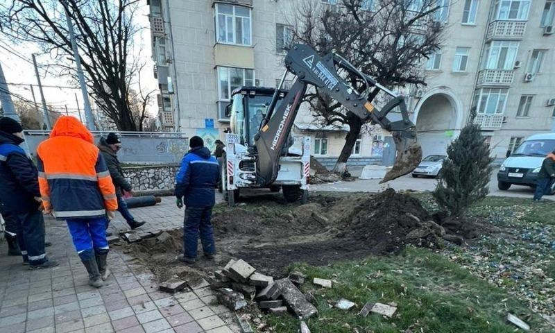 Подземный переход через улицу Коммунаров в Краснодаре закрыли из-за аварии на теплосетях
