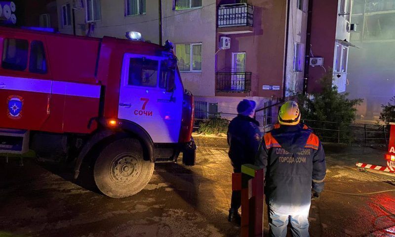 Власти Сочи организовали пункт размещения для оставшихся без крова из-за пожара в многоэтажке