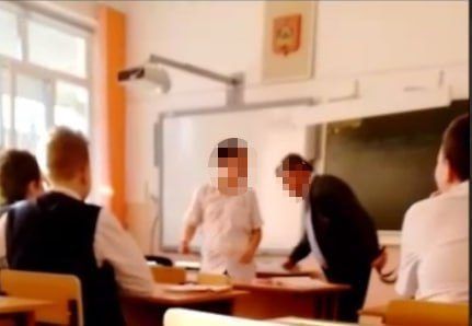 В Усть-Лабинске учителя школы уволили за порку учеников ремнем