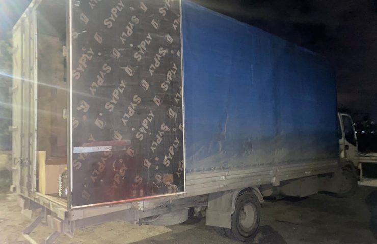 Житель Кубани пытался провезти в Крым 4 тонны спиртного под видом подсолнечного масла
