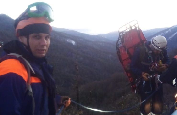 Пенсионер сорвался со 150-метрового обрыва в горах Сочи