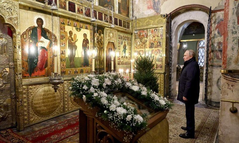 Президент РФ поздравил россиян с Рождеством Христовым
