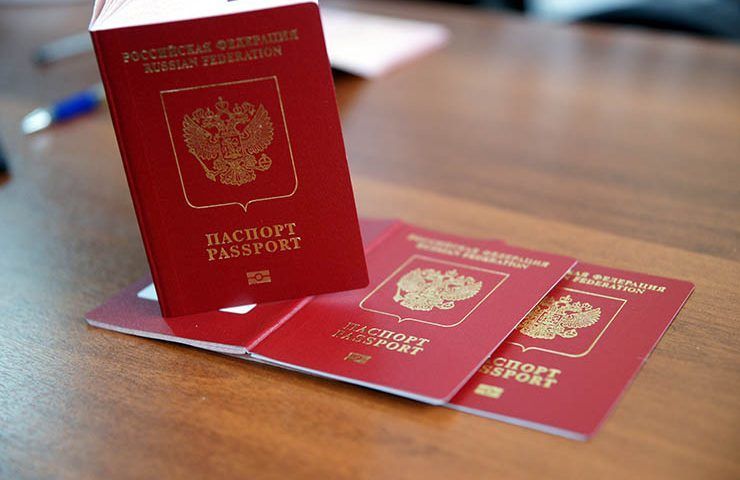 Выдачу биометрических паспортов в РФ приостановили до марта