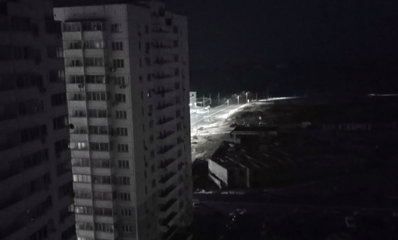 Часть Новороссийска, две станицы и два хутора остались без света из-за урагана