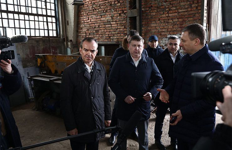 Кондратьев посетил завод металлоконструкций в Приморско-Ахтарске