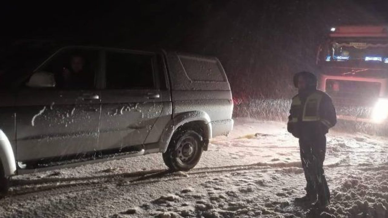 Полицейские помогли водителям трех машин, застрявшим на трассе М-4 «Дон» в  Краснодарском крае - 15 февраля, 2023 Все новости, Общество «Кубань 24»