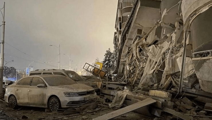 Число жертв землетрясений в Турции превысило 21,8 тыс. человек