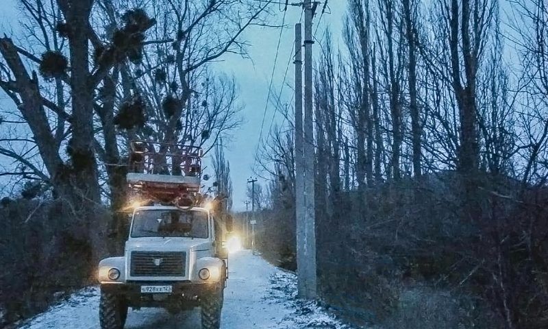 Энергетики восстановили электроснабжение населенных пунктов Анапы и Новороссийска, нарушенное ураганом