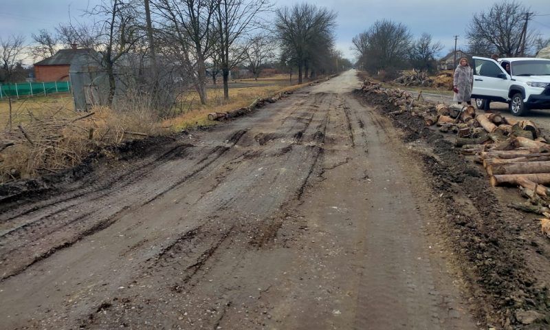 Разрушенную строителями дорогу в Красноармейском районе отремонтирует подрядчик