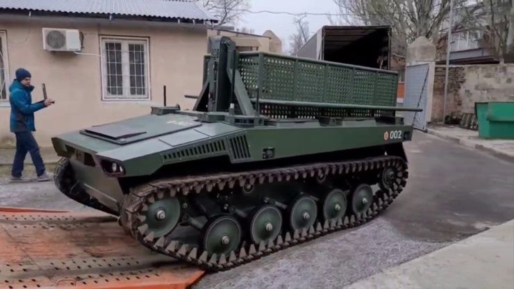 В зону СВО привезли первых российских боевых роботов «Маркер»