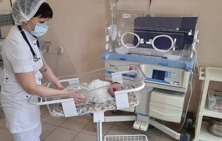 В Кущевскую районную больницу по нацпроекту закупили кровати для новорожденных