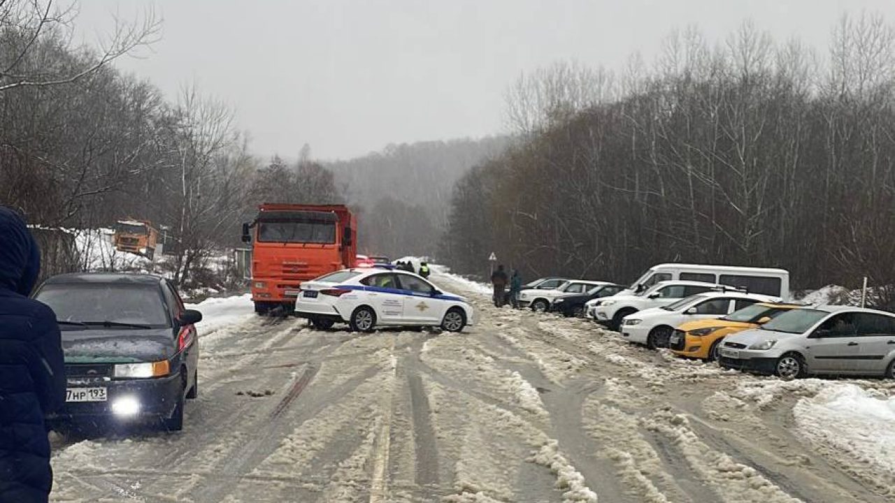 Движение легковых автомобилей открыли на Шаумянском перевале - 21 февраля,  2023 Все новости, Общество «Кубань 24»