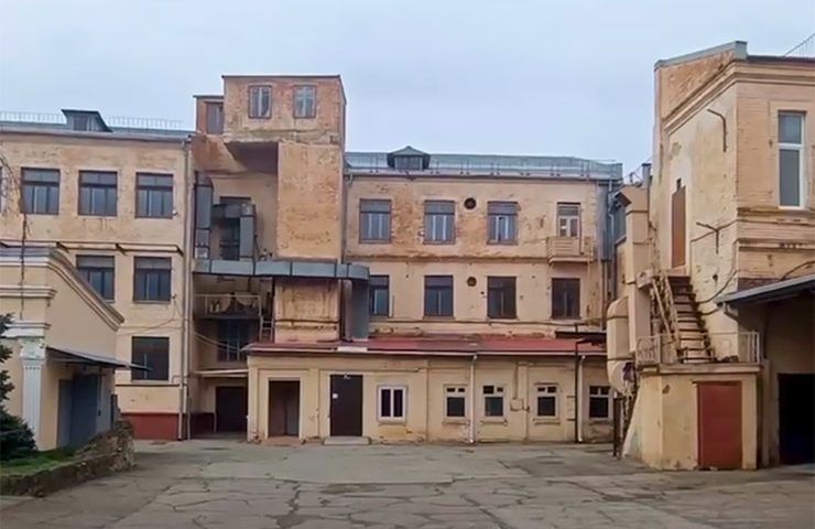 Территорию швейной фабрики в центре Краснодара около Кооперативного рынка превратят в модное место