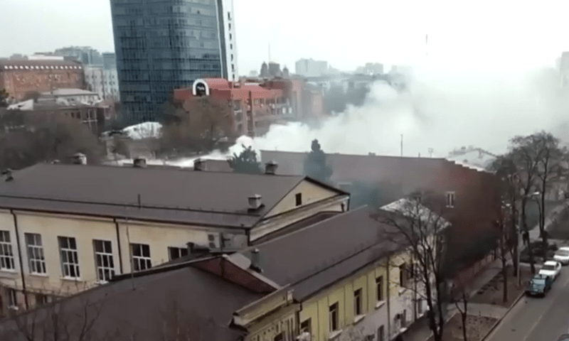 Во время пожара из многоквартирного дома в Краснодаре эвакуировали и спасли 20 человек