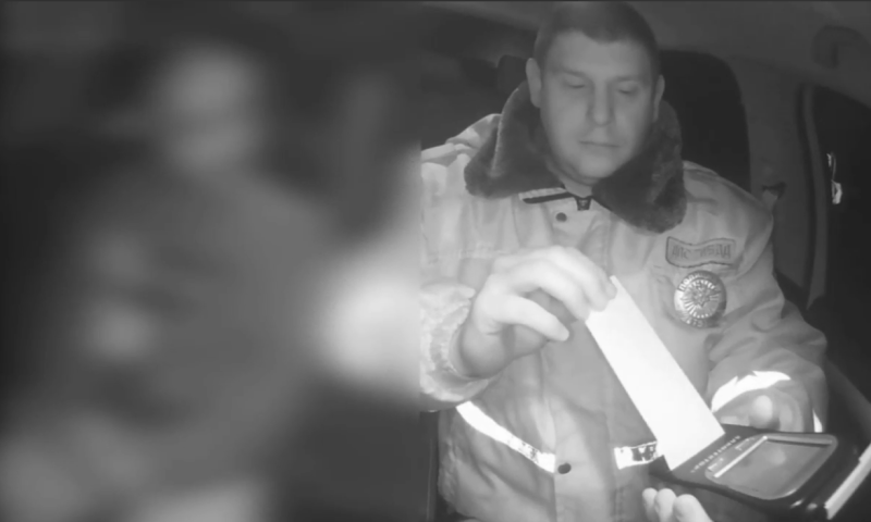 Машину с пьяным водителем, который вез пятерых детей, остановили инспекторы ГИБДД на Кубани