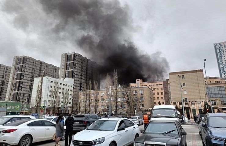 Один человек погиб и двое пострадали при пожаре в здании погрануправления ФСБ в Ростове-на-Дону