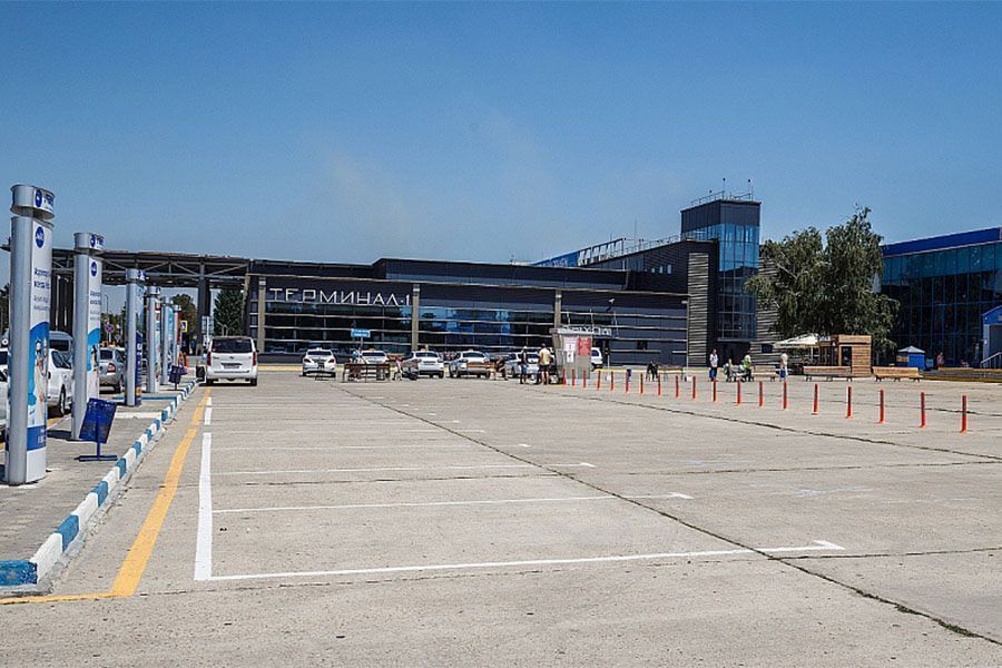 Крытые пешеходные галереи за 237 млн рублей построят в аэропорту Анапы