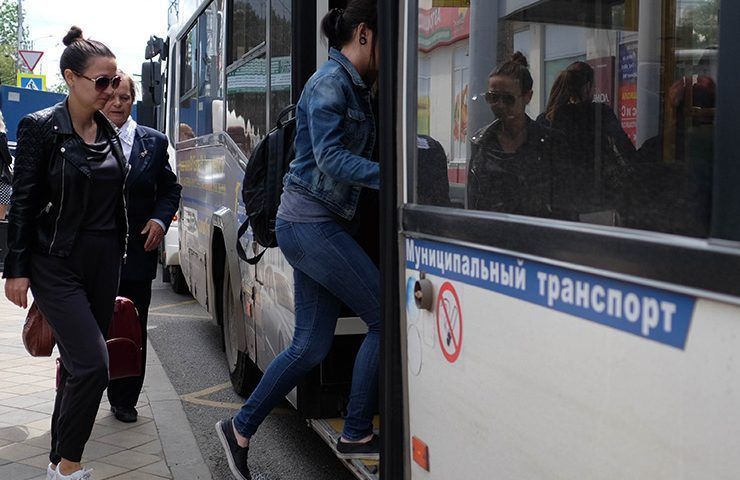 Родителям рекомендовали везти детей в школы 1 сентября на общественном транспорте во избежание пробок в Краснодаре