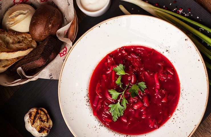 Диетолог Бережная назвала идеальный суп для здоровья организма