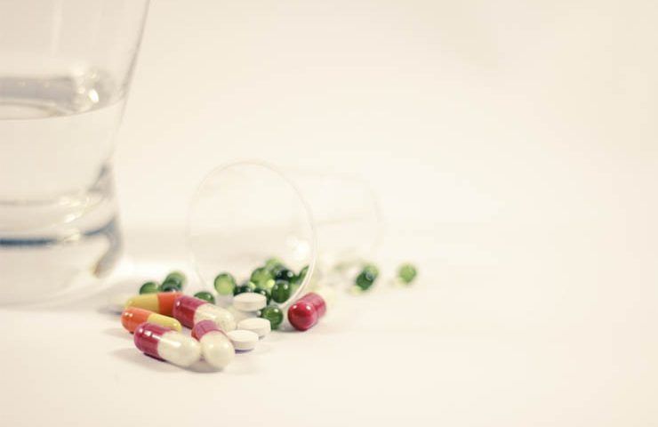 Диетолог: некоторые напитки снижают эффективность витаминов