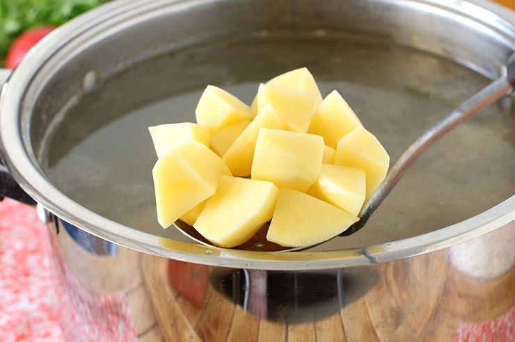 Рецепт Борщ с капустой и картофелем. Калорийность, химический состав и пищевая ценность.