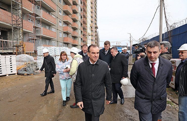 Вениамин Кондратьев встретился с дольщиками проблемных жилых комплексов Краснодара