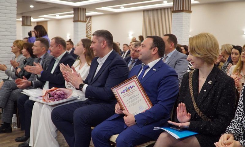 Министр финансов Кубани поздравил сотрудников с профессиональным праздником