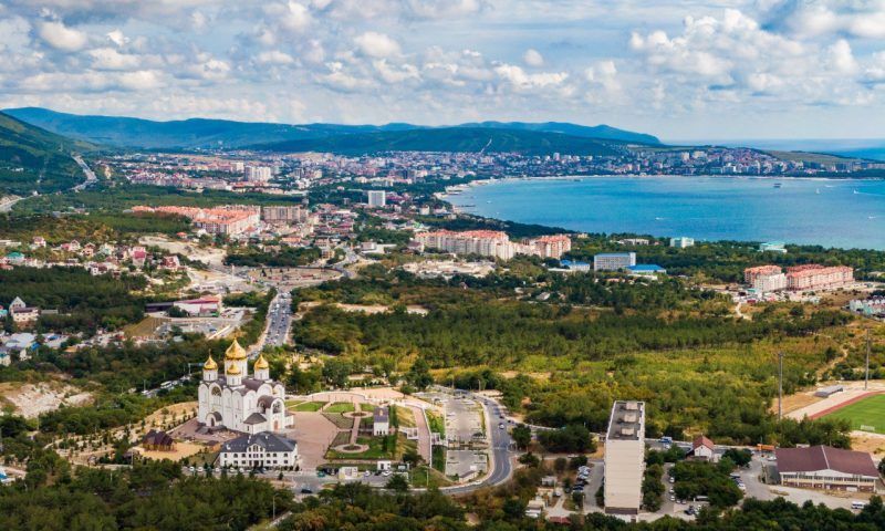 Власти Геленджика объяснили запах газа в городе