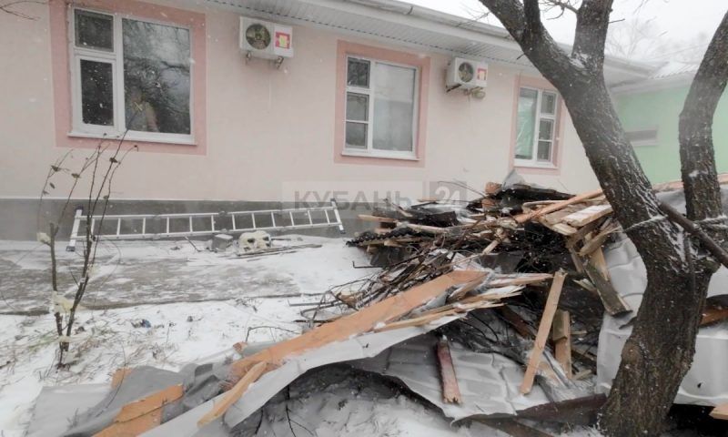 Последствия норд-оста в Новороссийске: большая часть разрушений ликвидирована