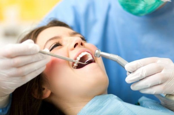 Пять признаков, что пора срочно обратиться к стоматологу