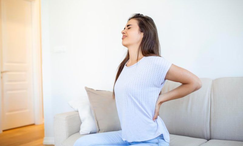 Болит спина – когда идти к врачу и к какому?
