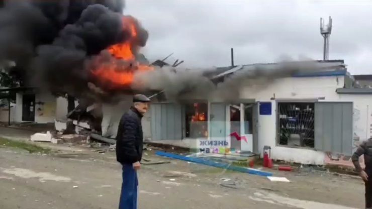 Мужчина получил ожоги в результате хлопка с пожаром в магазине Геленджика