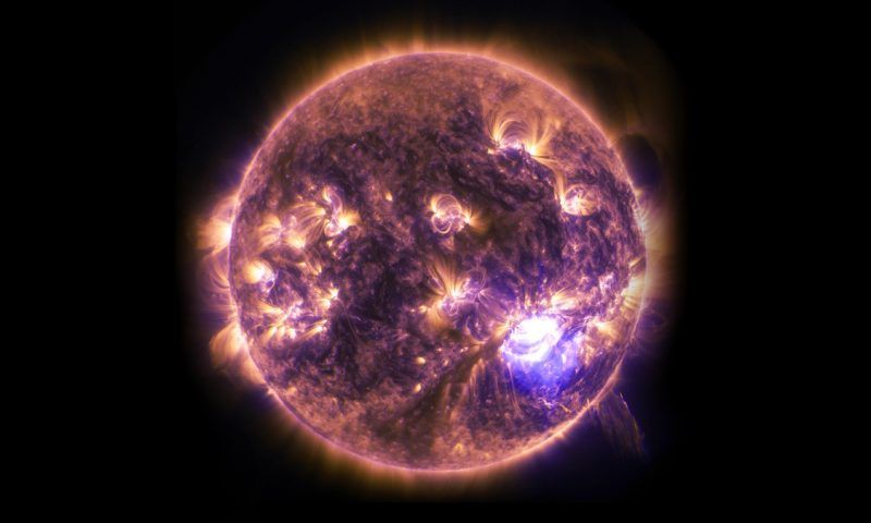 Две мощные вспышки на Солнце подряд произошли впервые за семь лет