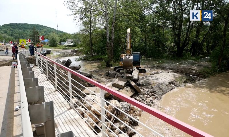 Дорожные службы начали восстанавливать мост в Ярославской, пострадавший от паводков | Факты