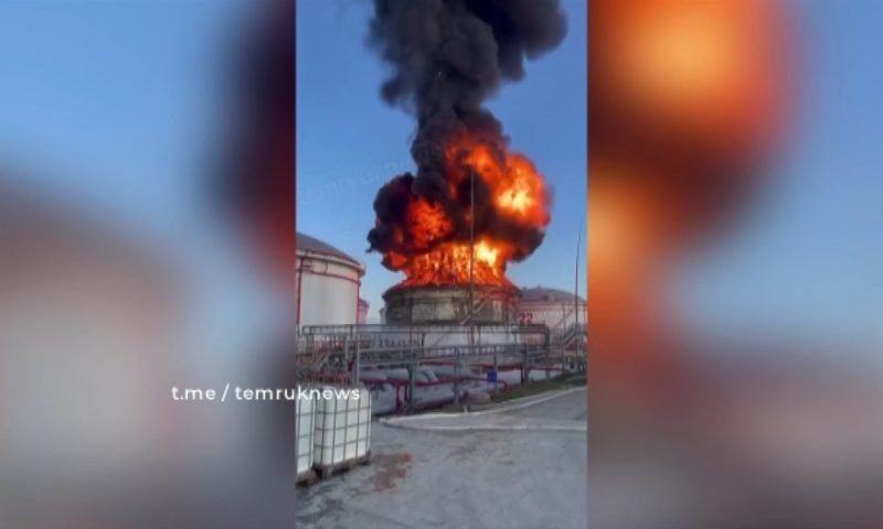 Пожарные ликвидировали открытое горение на нефтебазе в Краснодарском крае