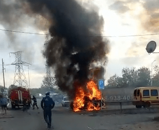Взорвалась машина: пожар на СТО произошел в Кропоткине