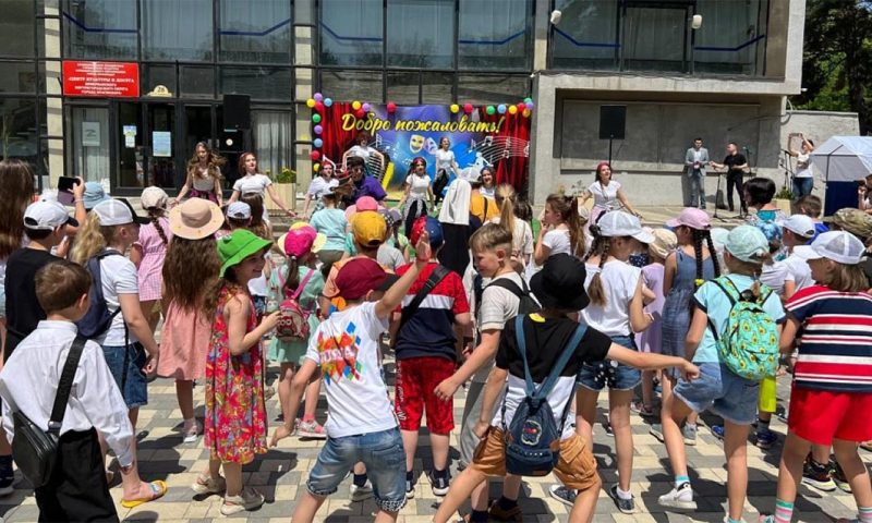 С 1 июня в Краснодаре откроются 45 летних детских площадок
