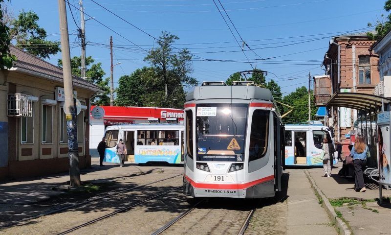 В центре Краснодара остановилось движение трамваев и троллейбусов из-за крупной энергоаварии