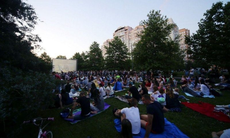 В Краснодаре 2 и 3 июня пройдут бесплатные кинопоказы во дворах многоэтажек