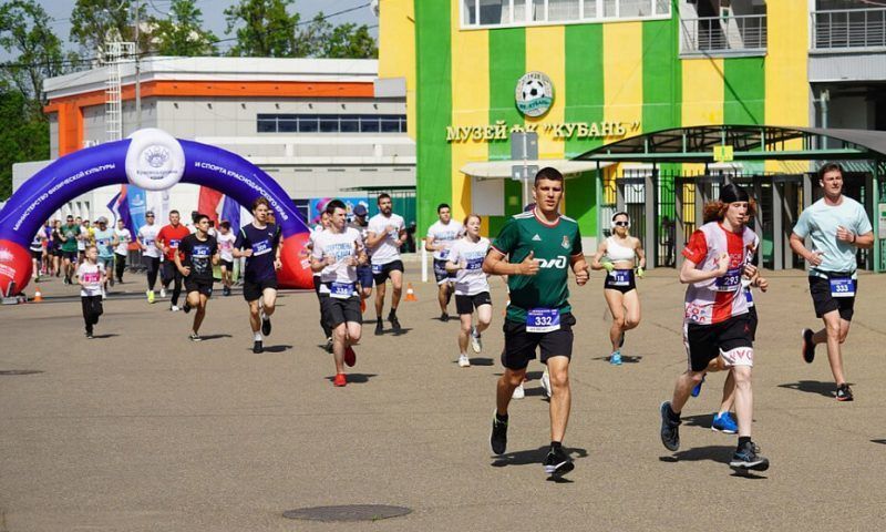 В забеге ко Дню Победы в Краснодаре приняли участие около 1 тыс. человек