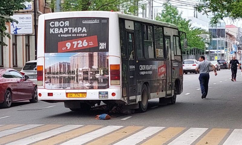 Водитель автобуса насмерть сбил пенсионерку на пешеходном переходе в Краснодаре