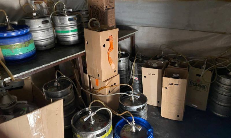 Более 1 тонны пива без документов изъяли из магазина в Краснодаре