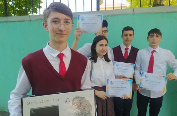 Школьник из Туапсе создал голосовой помощник «Ева» — аналог «Алисы» Яндекса