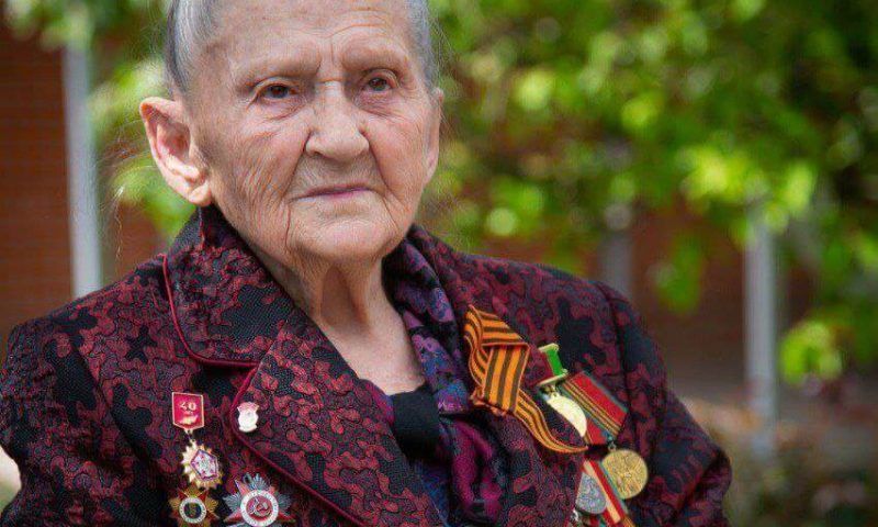 Анна Минькова в День Победы рассказала о ветеране-медике из Калининского района