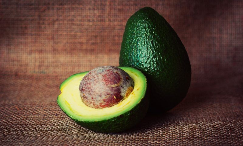 Продукт первой половины дня: диетолог Жаровская рассказала о пользе авокадо